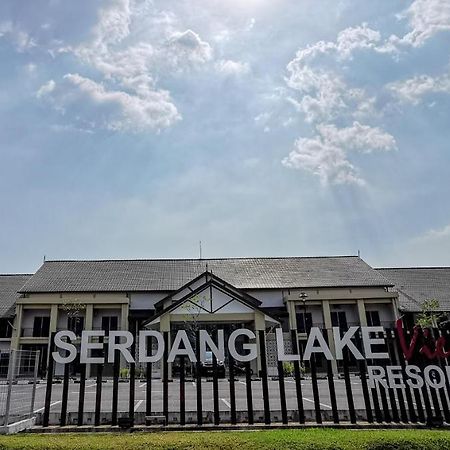 Serdang Lake View Resort Sungai Kechil Exterior foto