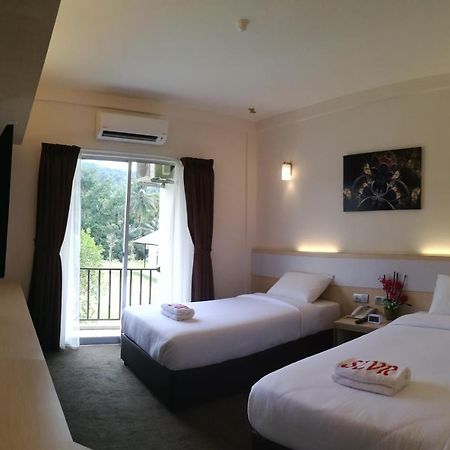 Serdang Lake View Resort Sungai Kechil Exterior foto