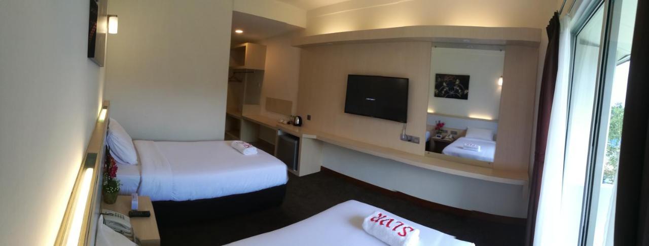 Serdang Lake View Resort Sungai Kechil Exterior foto