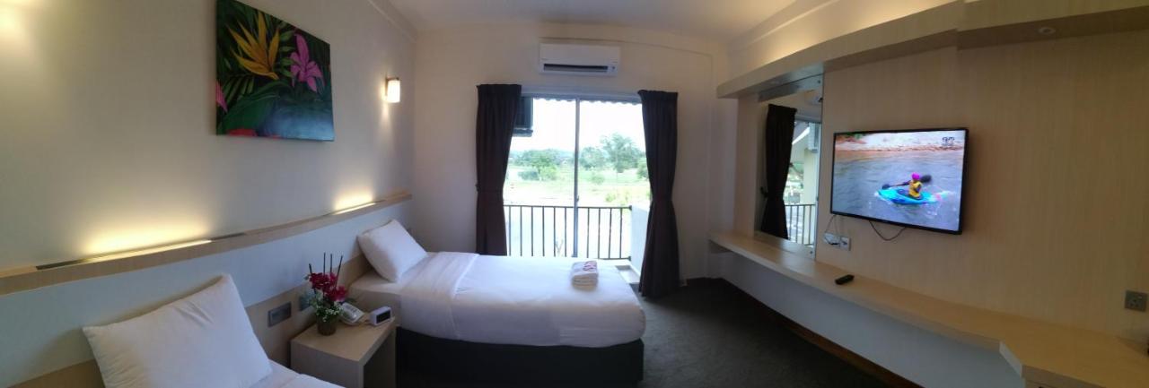 Serdang Lake View Resort Sungai Kechil Exterior foto